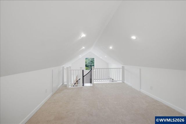 1020 N 3rd St, Woodburn, OR 97071
