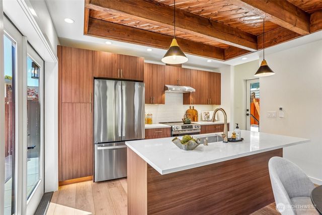 6505 44th Avenue NE, Seattle, WA 98115