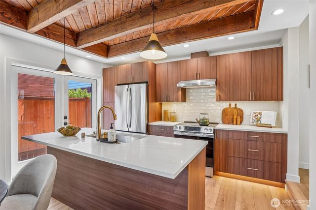 6505 44th Avenue NE, Seattle, WA 98115