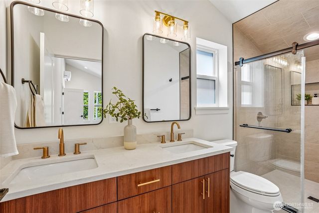 6505 44th Avenue NE, Seattle, WA 98115