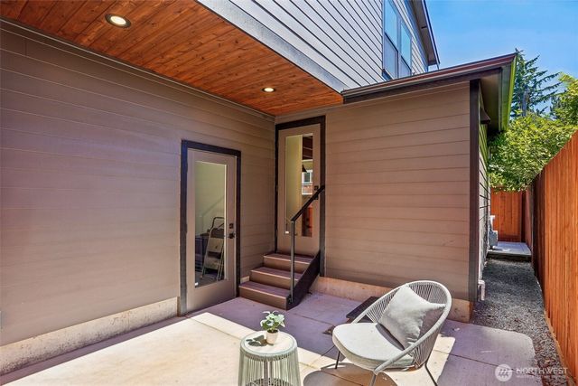 6505 44th Avenue NE, Seattle, WA 98115