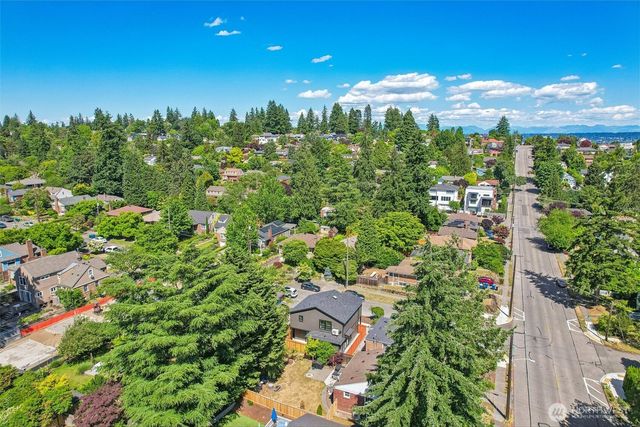 6505 44th Avenue NE, Seattle, WA 98115