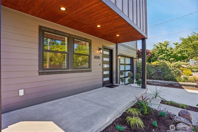 6505 44th Avenue NE, Seattle, WA 98115