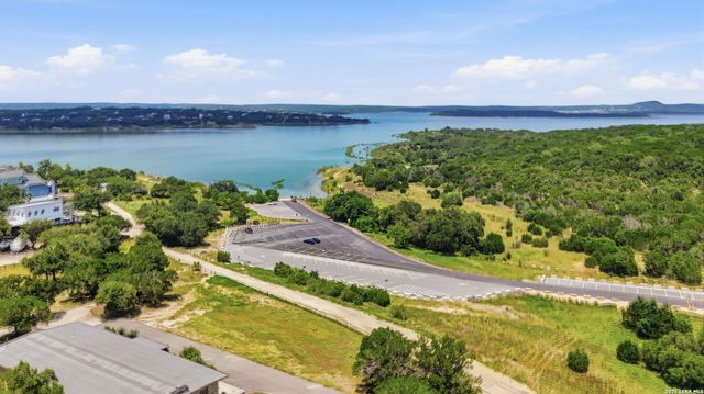 713 Firefly Dr, Canyon Lake, TX 78133