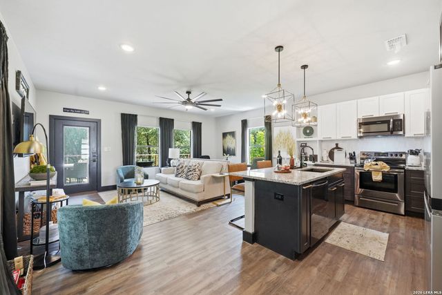713 Firefly Dr, Canyon Lake, TX 78133