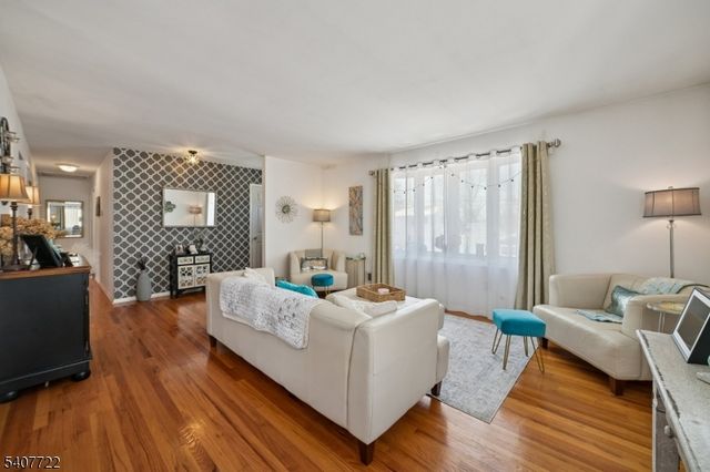 49 New York Ave, Jefferson Twp., NJ 07849