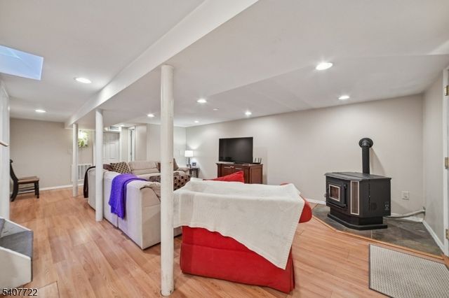 49 New York Ave, Jefferson Twp., NJ 07849