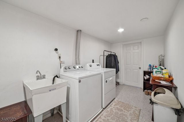 49 New York Ave, Jefferson Twp., NJ 07849