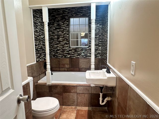 1331 W 7th Street, Okmulgee, OK 74447