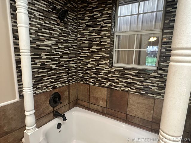 1331 W 7th Street, Okmulgee, OK 74447
