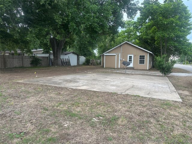 1331 W 7th Street, Okmulgee, OK 74447