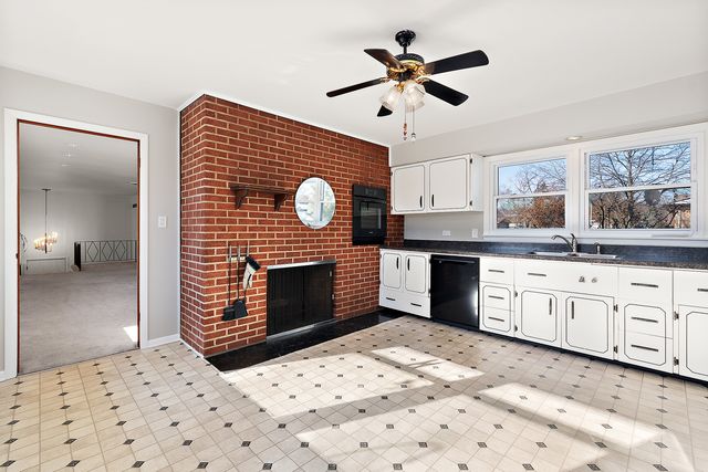 13 Riegel Oaks Lane, Homewood, IL 60430