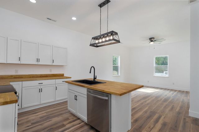 1511 N Missouri Avenue, Springfield, MO 65803