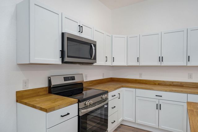 1511 N Missouri Avenue, Springfield, MO 65803