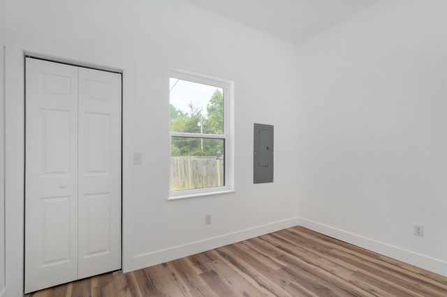 1511 N Missouri Avenue, Springfield, MO 65803