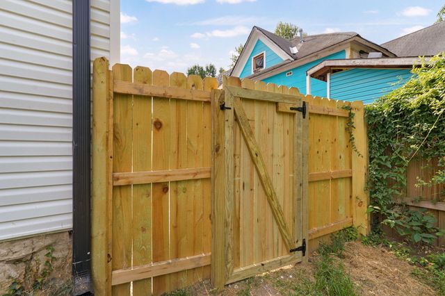 1511 N Missouri Avenue, Springfield, MO 65803
