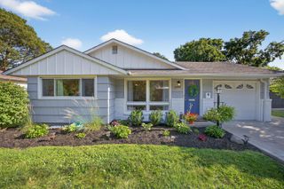2069 Ridgecliff Road, Upper Arlington, OH 43221