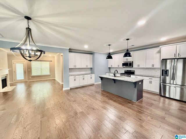 1037 UNALI LANE, Leeds, AL 35094