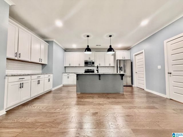 1037 UNALI LANE, Leeds, AL 35094