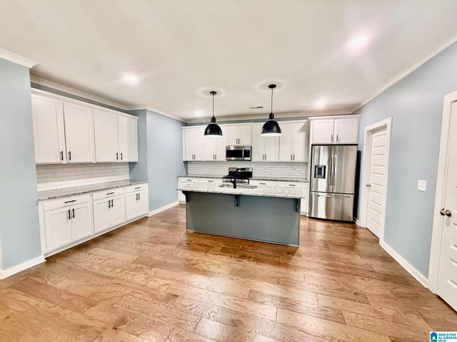1037 UNALI LANE, Leeds, AL 35094