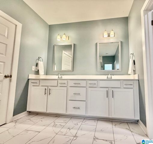 1037 UNALI LANE, Leeds, AL 35094