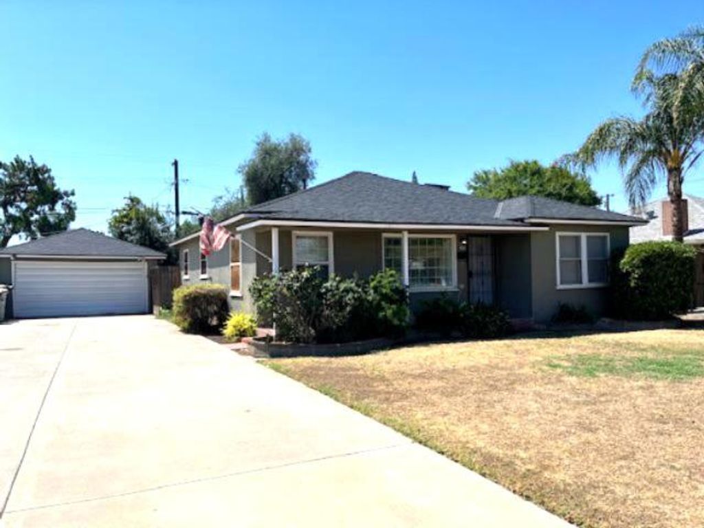 1215 W Weldon, Fresno, CA 93705