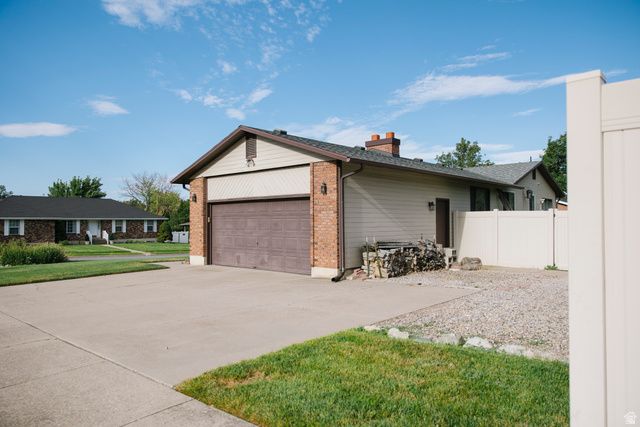 1157 E CREEKVIEW DR, Fruit Heights, UT 84037