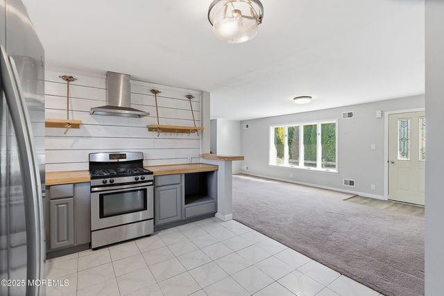 117 Harmony Avenue, Middletown, NJ 07748