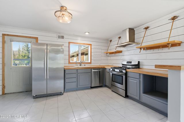 117 Harmony Avenue, Middletown, NJ 07748