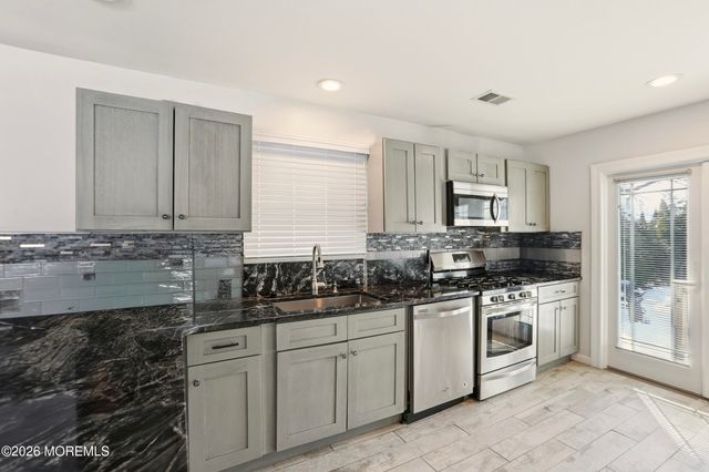 19 Forest Hill Avenue, Jackson, NJ 08527