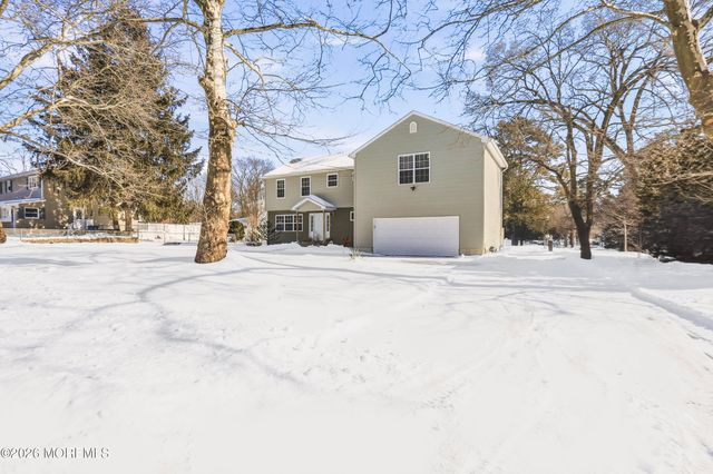 19 Forest Hill Avenue, Jackson, NJ 08527