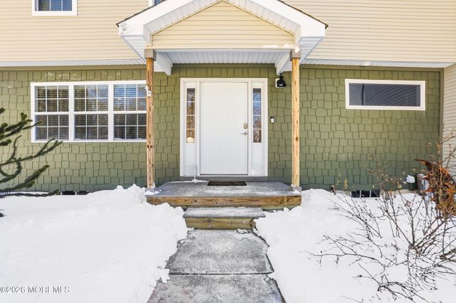 19 Forest Hill Avenue, Jackson, NJ 08527