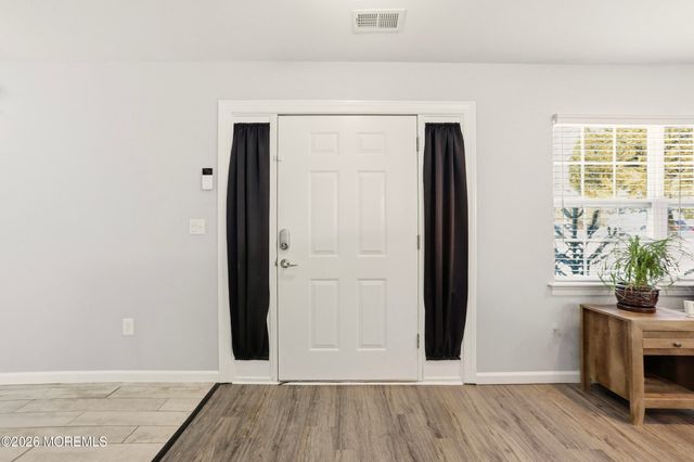 19 Forest Hill Avenue, Jackson, NJ 08527