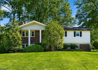 56 FRANCES DR, Clark Twp., NJ 07066
