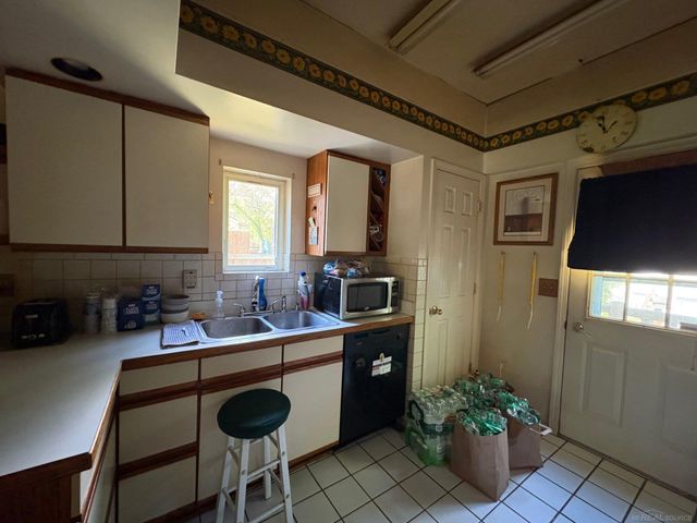 1926 Oakland Drive, Kalamazoo, MI 49008