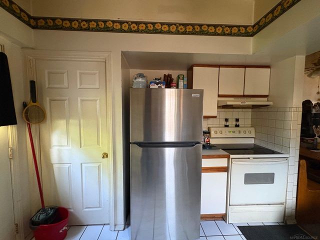 1926 Oakland Drive, Kalamazoo, MI 49008