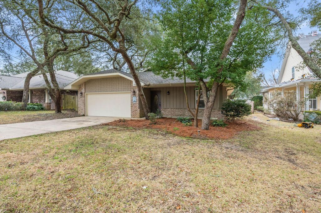 2159 Bayshore Drive, Niceville, FL 32578