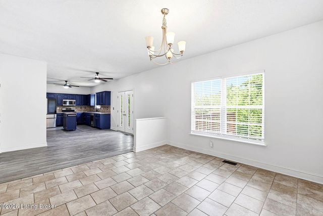 10612 Evanwood Dr, Louisville, KY 40228