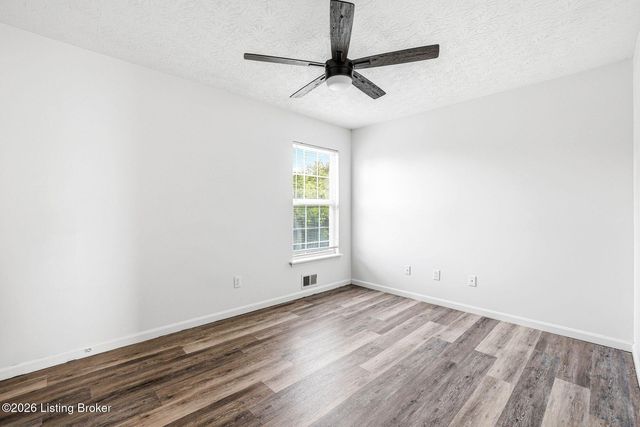 10612 Evanwood Dr, Louisville, KY 40228