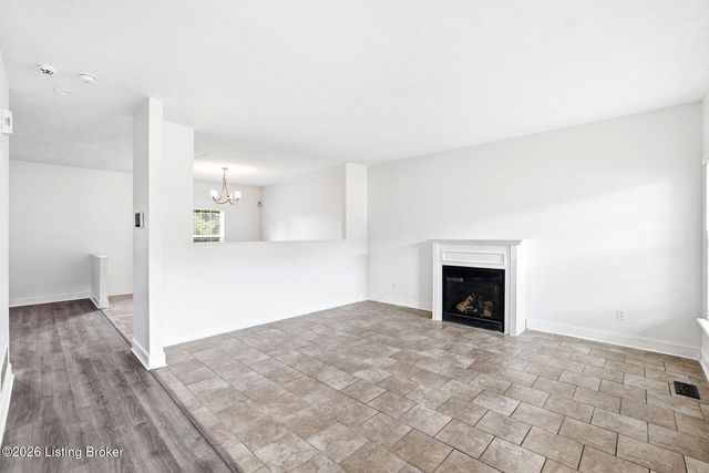 10612 Evanwood Dr, Louisville, KY 40228
