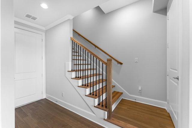 633 Dalton Lane, Irving, TX 75039