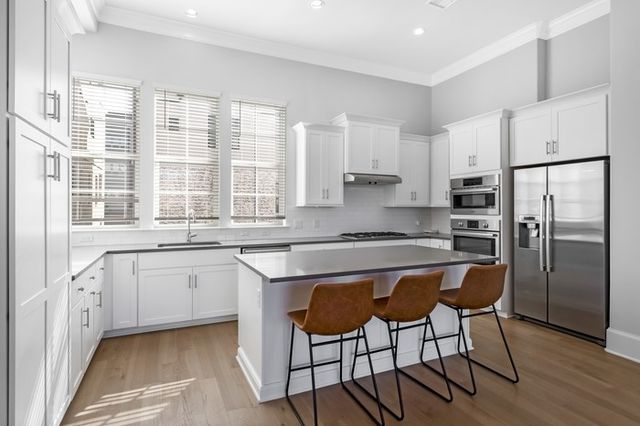 633 Dalton Lane, Irving, TX 75039