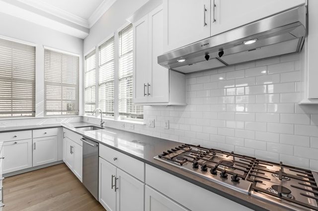 633 Dalton Lane, Irving, TX 75039