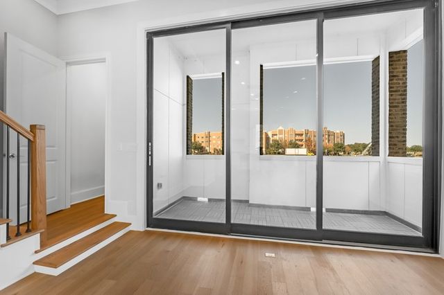 633 Dalton Lane, Irving, TX 75039