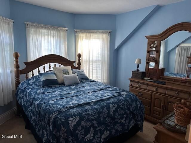 26 Woodlawn Court, Troy, NY 12180