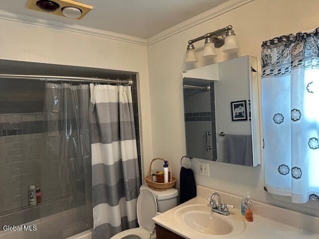 26 Woodlawn Court, Troy, NY 12180