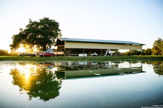 804 COUNTY ROAD 6612, Devine, TX 78016
