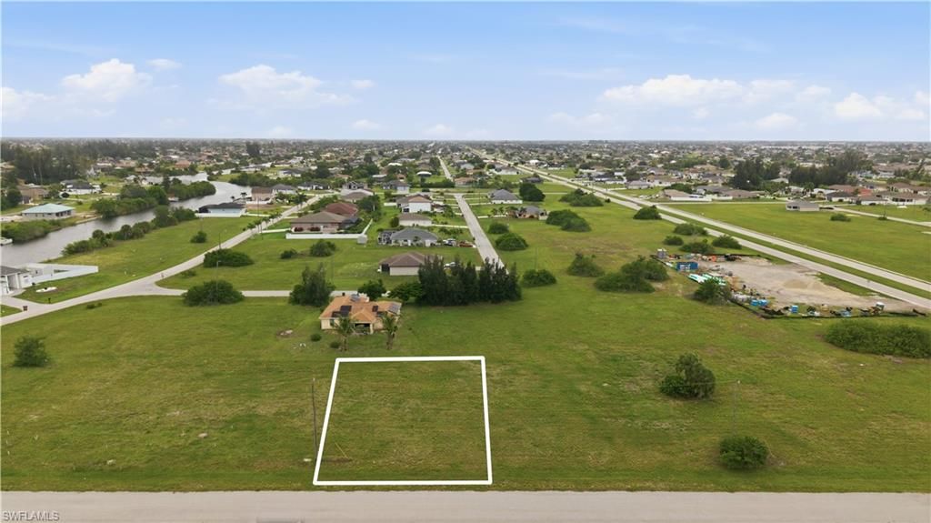 817 NW 31st PL, CAPE CORAL, FL 33993 — photo 2
