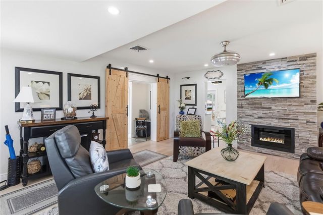 7130 EARLWOOD AVENUE, Mount Dora, FL 32757
