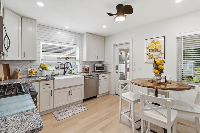 7130 EARLWOOD AVENUE, Mount Dora, FL 32757